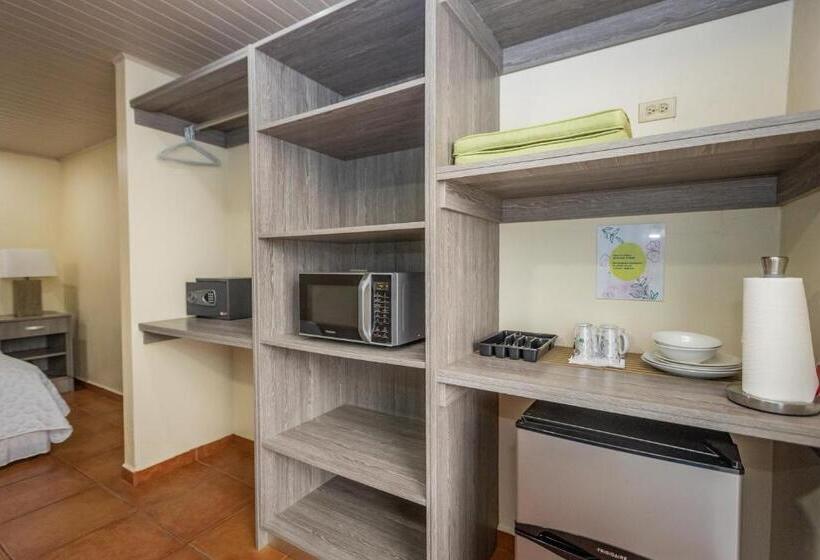 El Oasis Hotel Y Restaurante