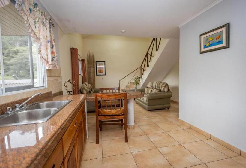 El Oasis Hotel Y Restaurante