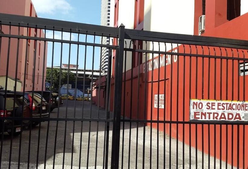 בית מלון כפרי Acapulco