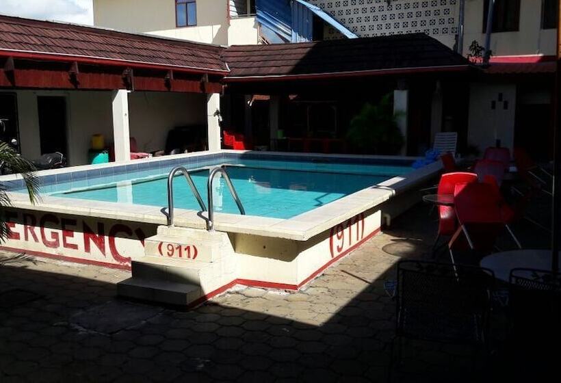 هتل Bar Restaurant Emergency 911 Sto Lk Group