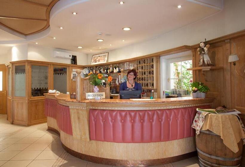 فندق Comfort Erica Dolomiti Val D Adige