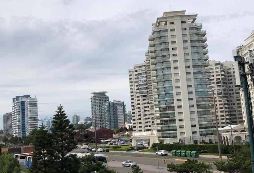 בית מלון כפרי Gaudí