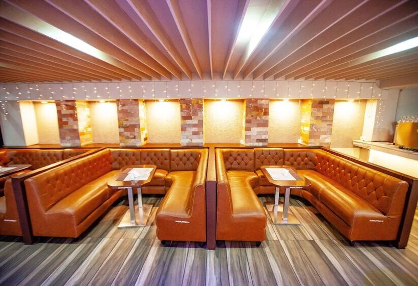 בית מלון כפרי Gold Crest