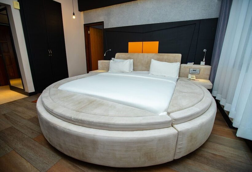 בית מלון כפרי Gold Crest