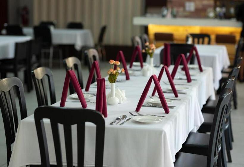 בית מלון כפרי Gold Crest