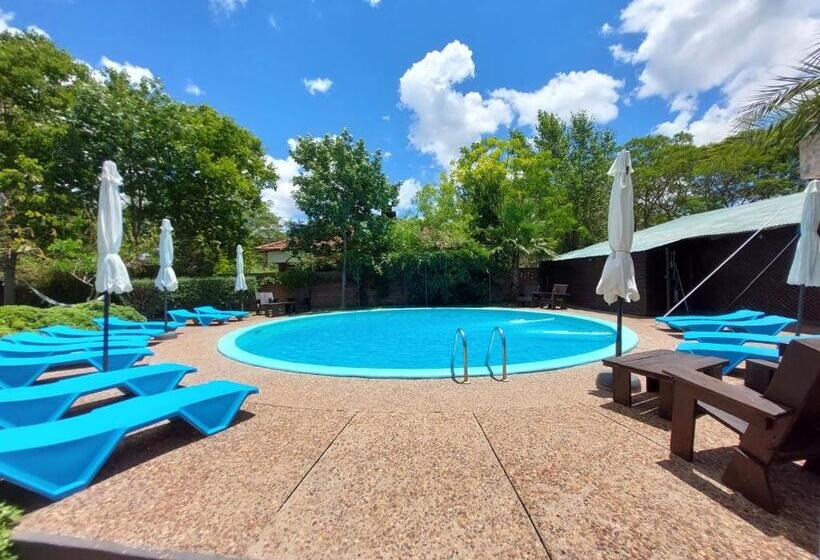 هتل Jardines De Dayman