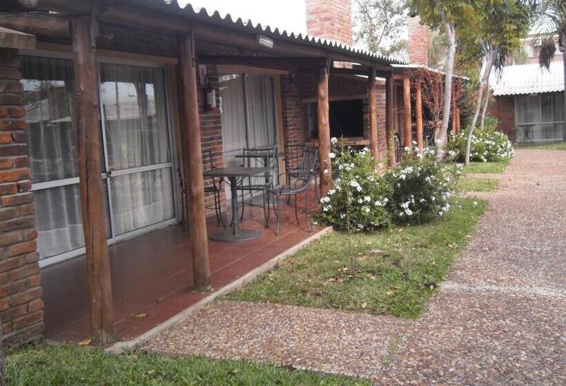 هتل Jardines De Dayman