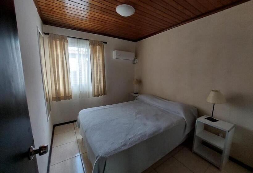 هتل Jardines De Dayman