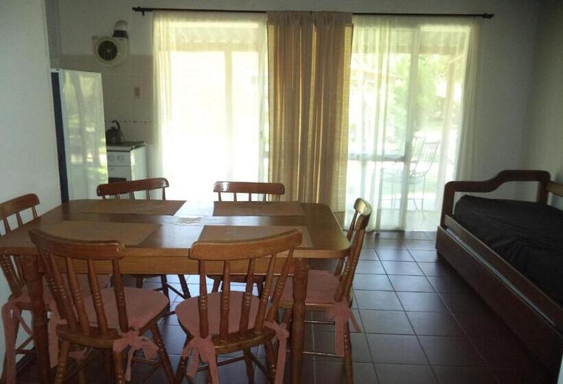 هتل Jardines De Dayman