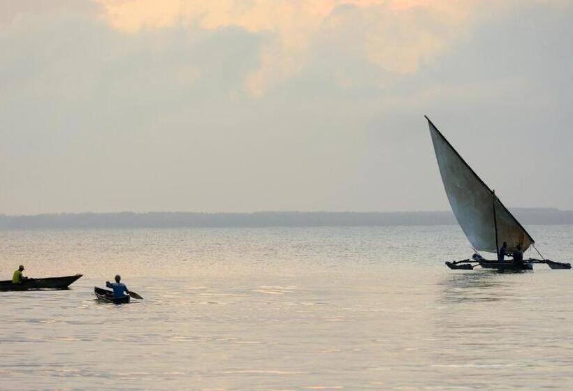 فندق Kaure Sand Beach Lodge