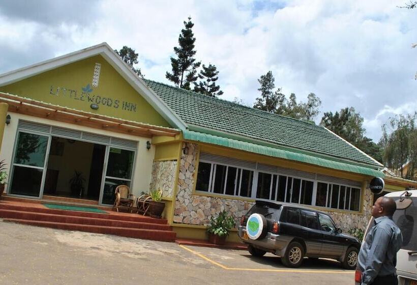 هتل Little Woods Inn