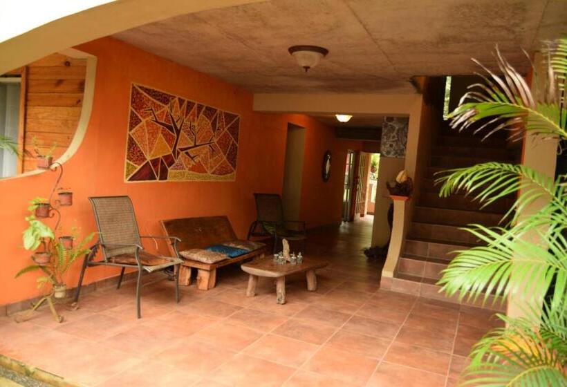 호텔 Y Restaurante Mama Ines