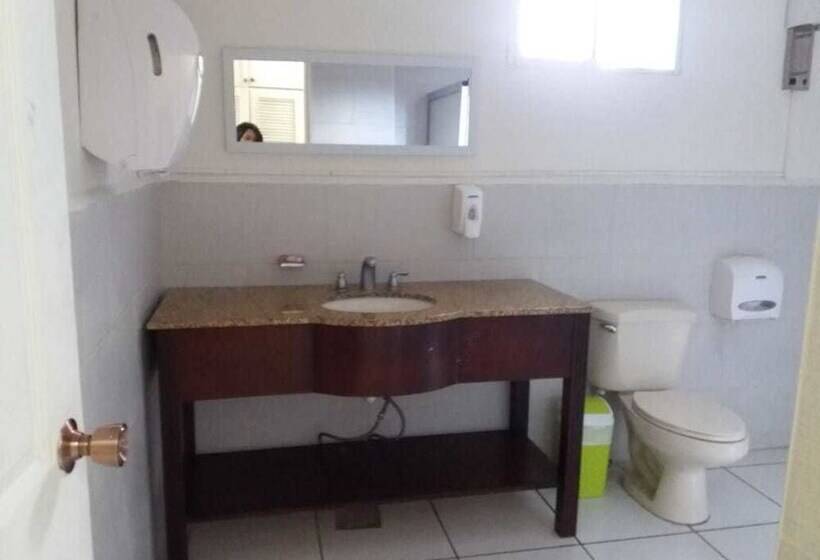 هتل Maxim Habitaciones