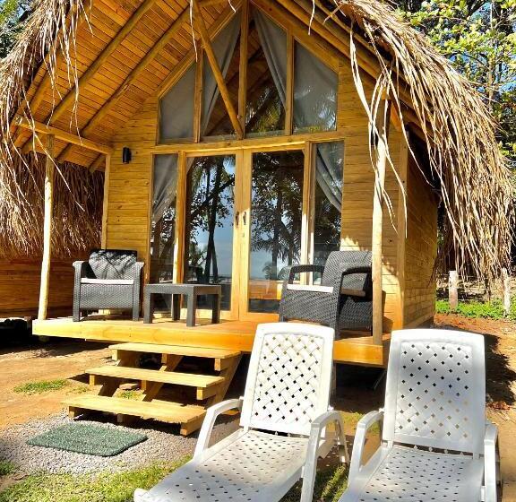 酒店 Oasis & Surf Camp