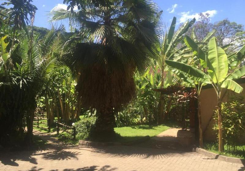 هتل Outpost Lodge