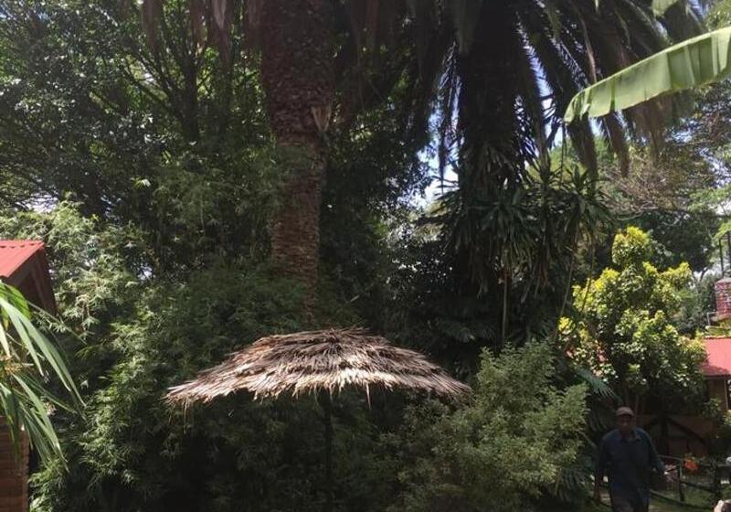 هتل Outpost Lodge