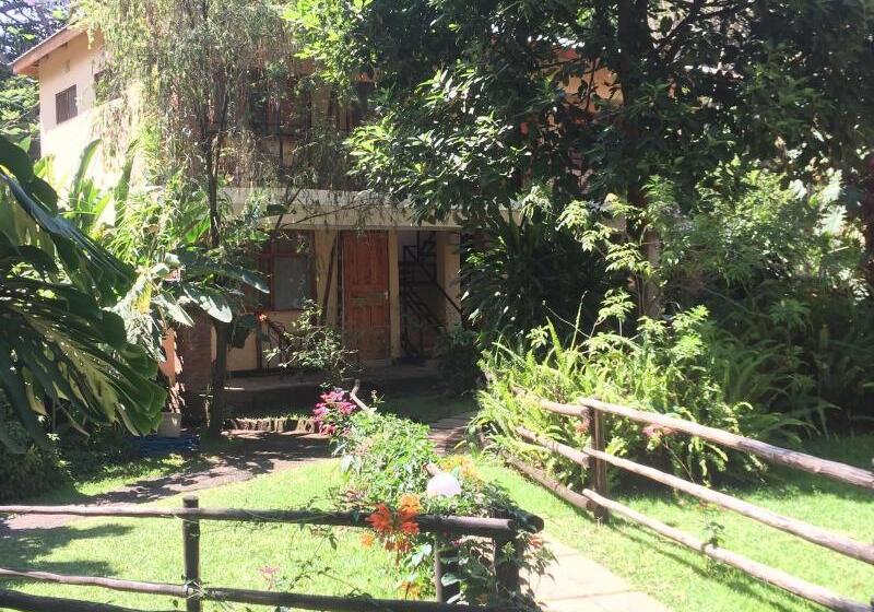 هتل Outpost Lodge