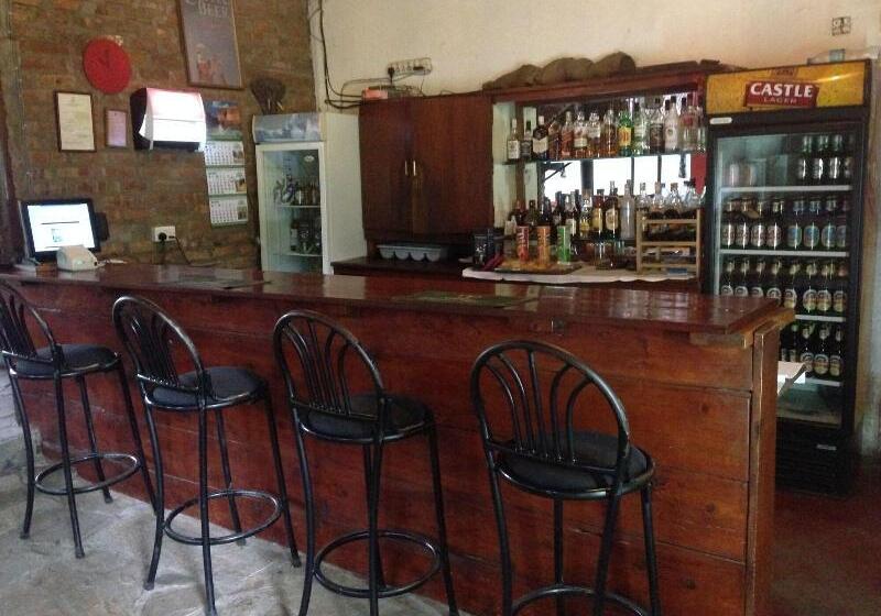 هتل Outpost Lodge