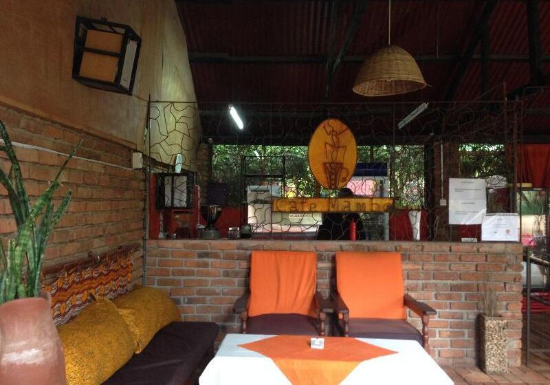 هتل Outpost Lodge