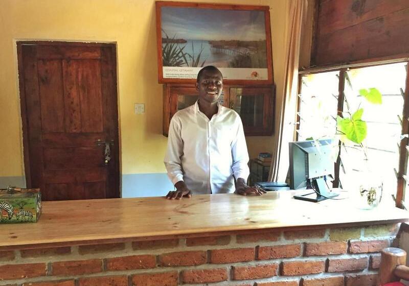 هتل Outpost Lodge