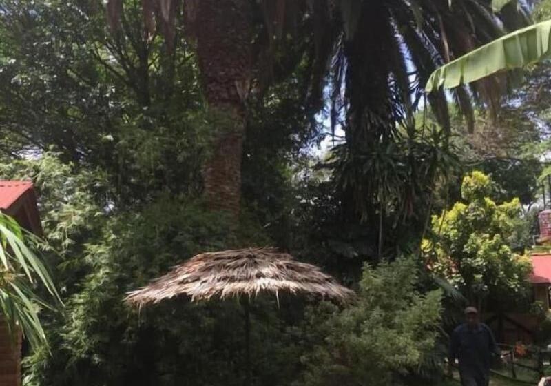 هتل Outpost Lodge