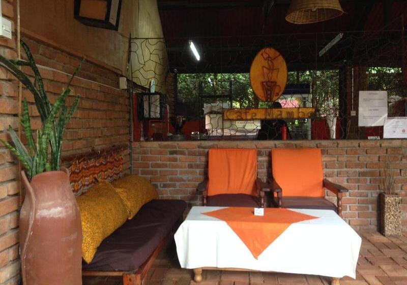 هتل Outpost Lodge