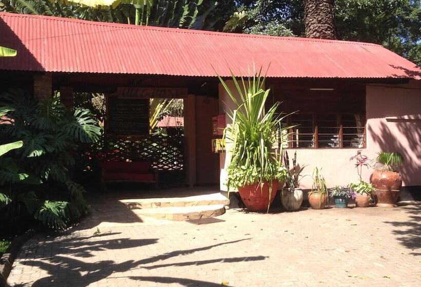 هتل Outpost Lodge