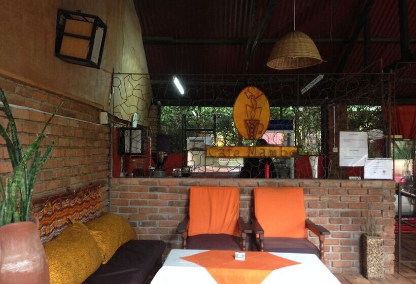 هتل Outpost Lodge