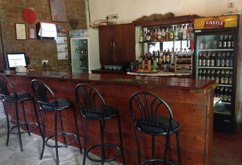 هتل Outpost Lodge