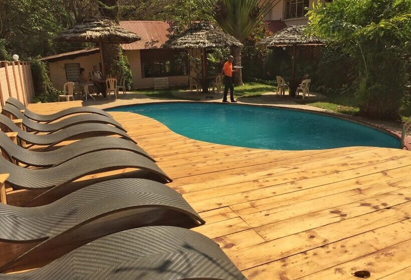 هتل Outpost Lodge