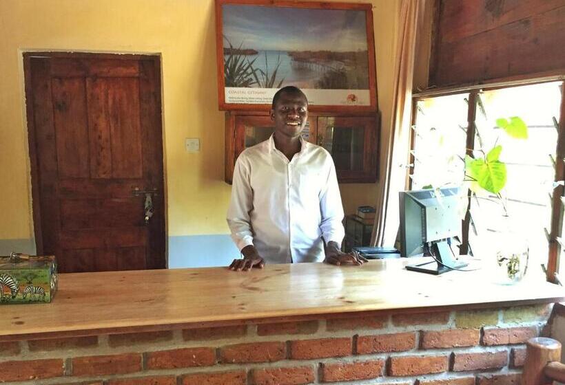 هتل Outpost Lodge