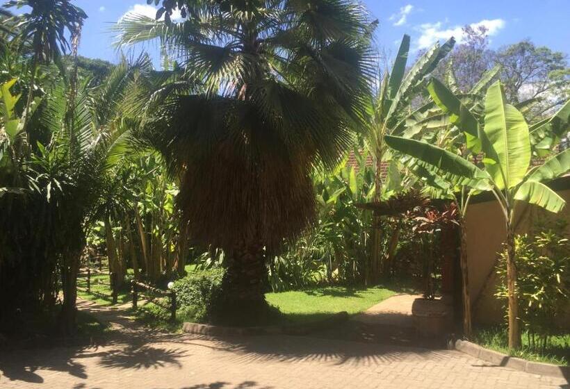 هتل Outpost Lodge