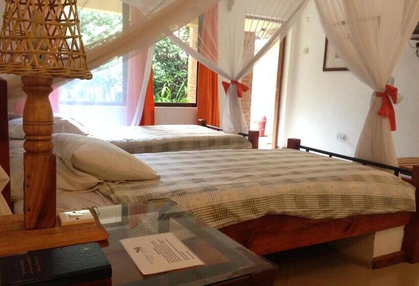 هتل Outpost Lodge