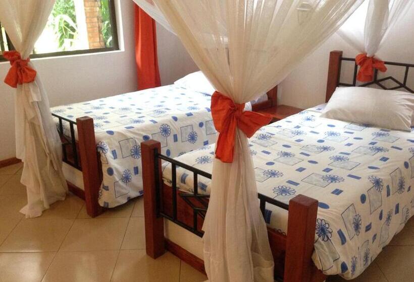 هتل Outpost Lodge