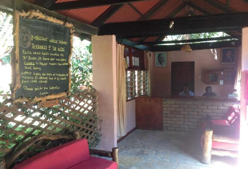 هتل Outpost Lodge