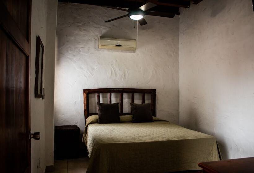 فندق San Carlos Beach Inn