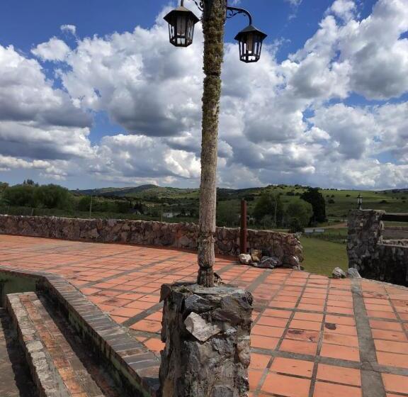 هتل San Francisco De Las Sierras