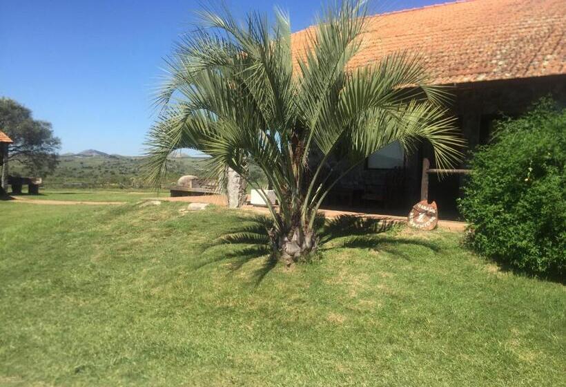 هتل San Francisco De Las Sierras