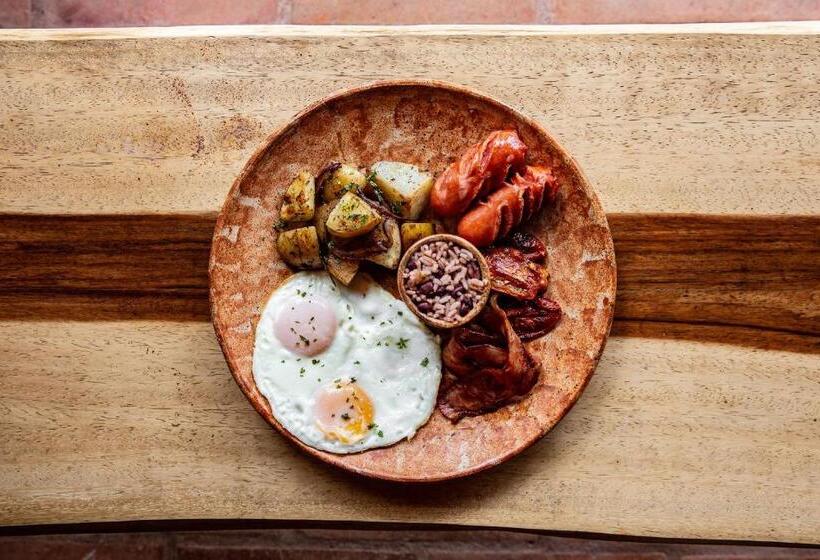 Отель Socialtel Maderas