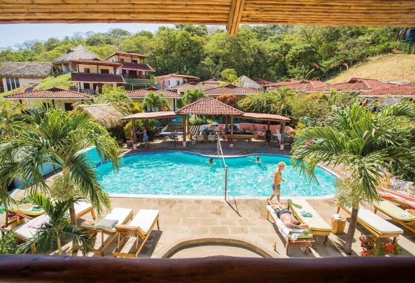 Отель Socialtel Maderas