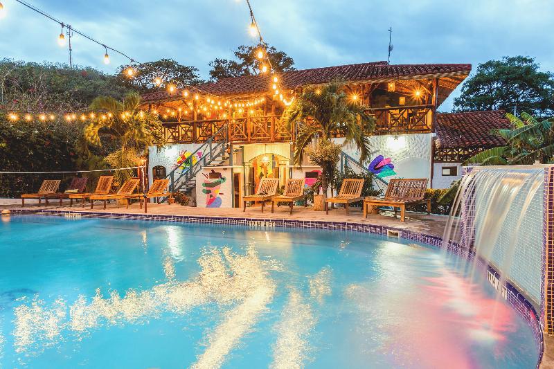 Отель Socialtel Maderas