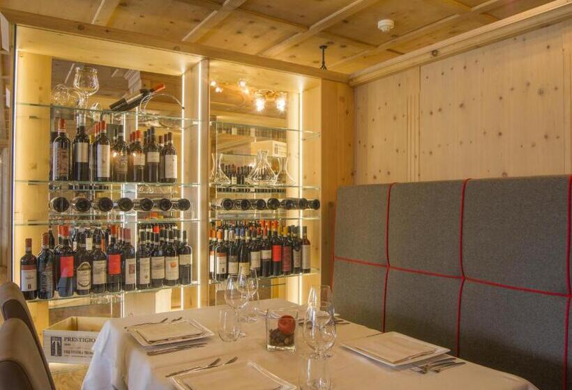 هتل Spol   Adults Only