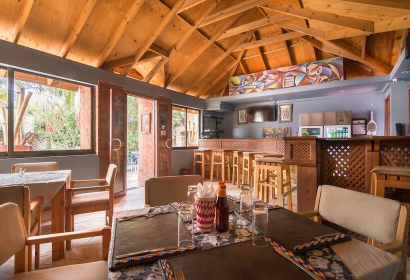 هتل The Lodge Tellamande