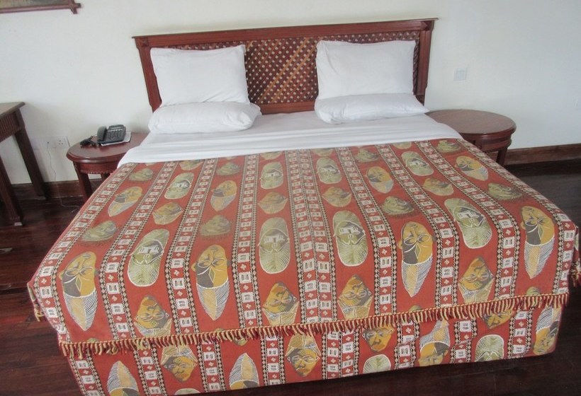 هتل Naura Springs