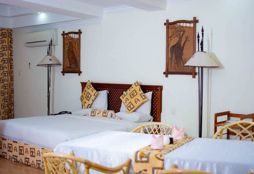 هتل Naura Springs