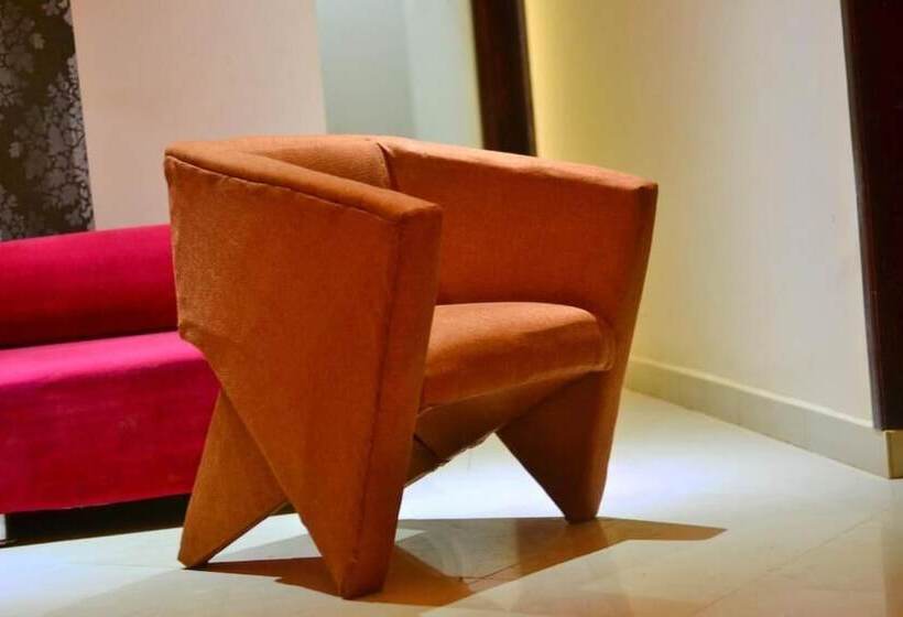 فندق The Walkgard Transit