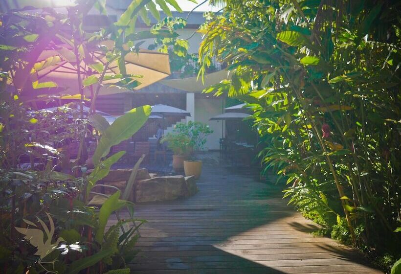 Jacana Amazon Wellness Resort