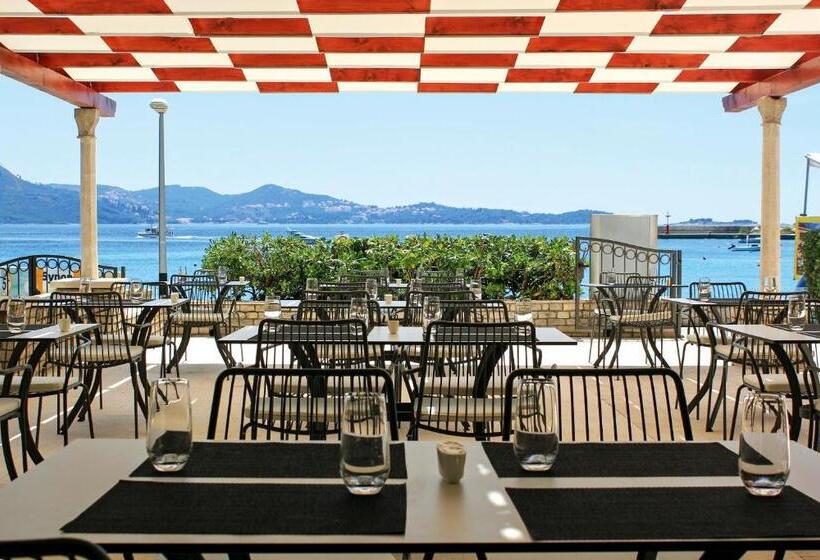 Maistra Select Srebreno Villas