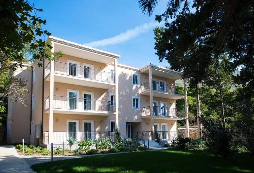 Maistra Select Srebreno Villas