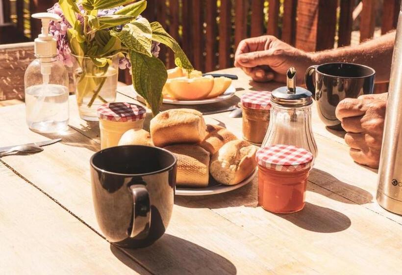 Piedra Alta Hostel & Suites